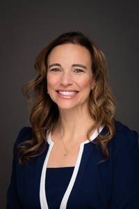 Psychology professor Tara Cornelius, Ph.D. recieves Outstanding University Service Award